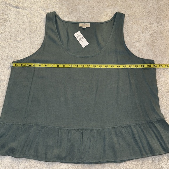 🆕 Loft Peplum Tank - Picture 3 of 6